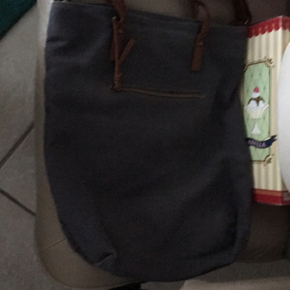 Handbag - Picture 2 of 2